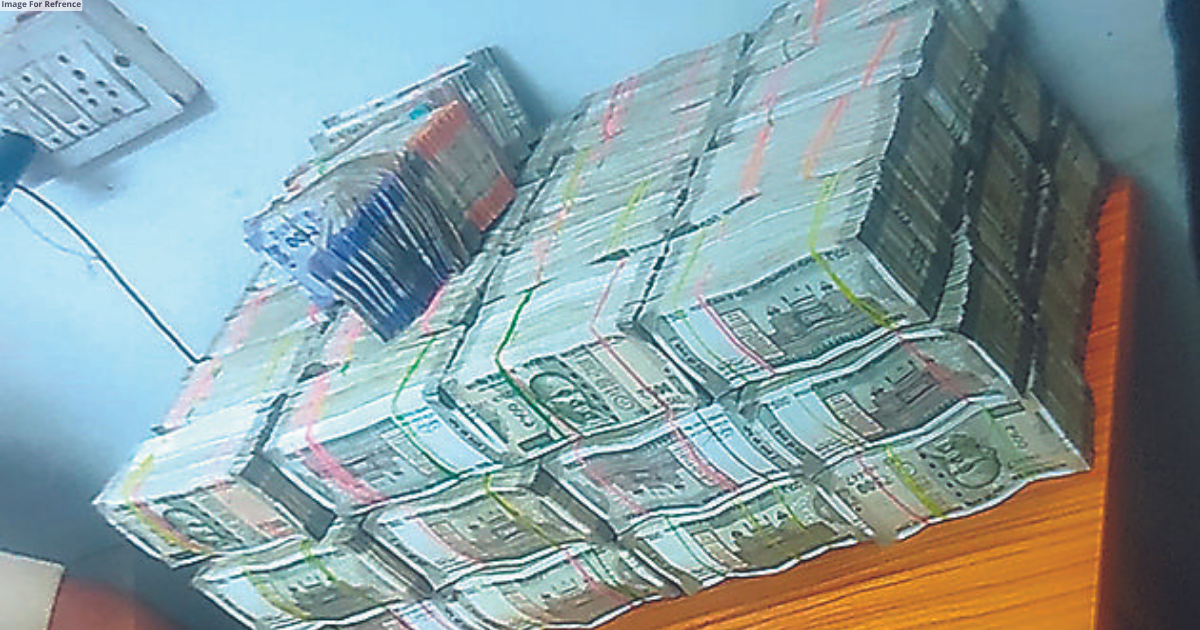 Rs 1.5 crore hawala cash recovered in Udaipur; five accused detained